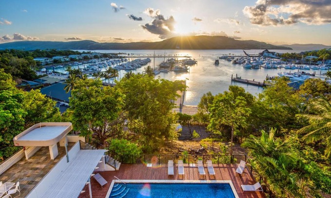 Hamilton Island Apartment | Yacht Harbour Tower 2, Hamilton Island - Million Dollar Views, Buggy & Valet Service