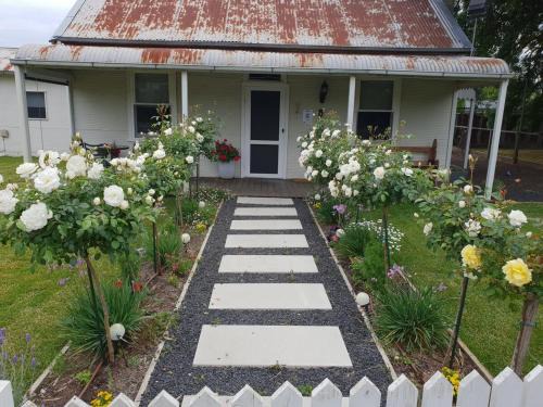 Apsley House | Yallamatta Bed and Breakfast