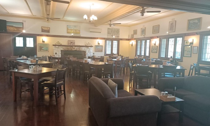 Yanchep Hotel | Yanchep Inn