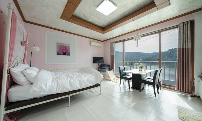 Yangpyeong House | Yangpyeong Sky&lake pet Friendly Pension