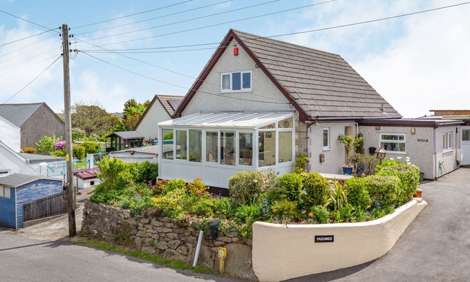 Rescorla Cottage | YAZUMEZ, pet friendly, with a garden in St. Austell