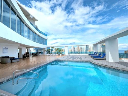 Marbella Apartment | Yc 701 l Amazing building on Balboa Avenue