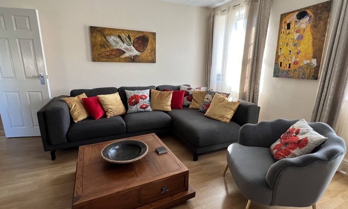 Yeovil Apartment | Yeovil Town Centre- Large 2 Bedroom Apartment