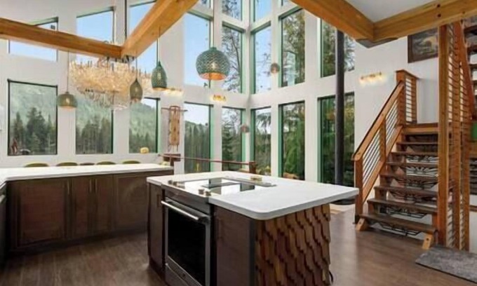 Snoqualmie Pass House | YETI Chalet - BRAND NEW Ski Mountain Vacation Rental Home