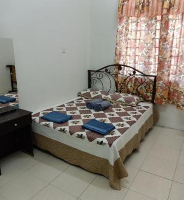 Ayer Panas House | YIE HOMESTAY muslim friendly