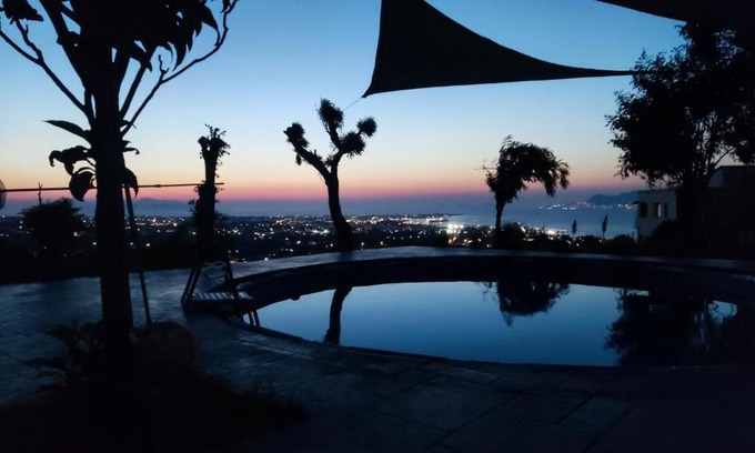 Psalidi Apartment | Yiorgos, amazing sunset view house