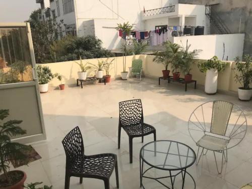 New Delhi Apartment | Yogoda Penthouse