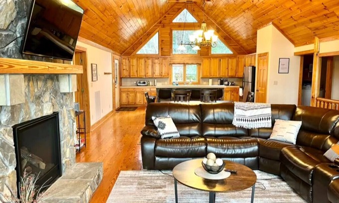 Wise Cabin | You and Me on the Dock: Log Cabin on Lake Gaston