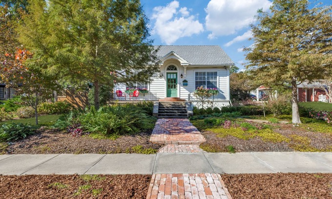 McKinney House | Your 5 Star Retreat! 3 King Beds-10 Min Walk to Downtown McKinney