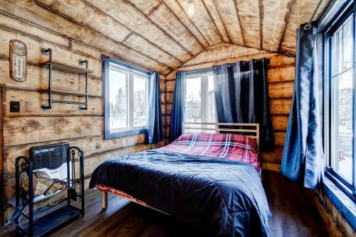 Lac-des-Plages House | Your Cozy Cabin Retreat