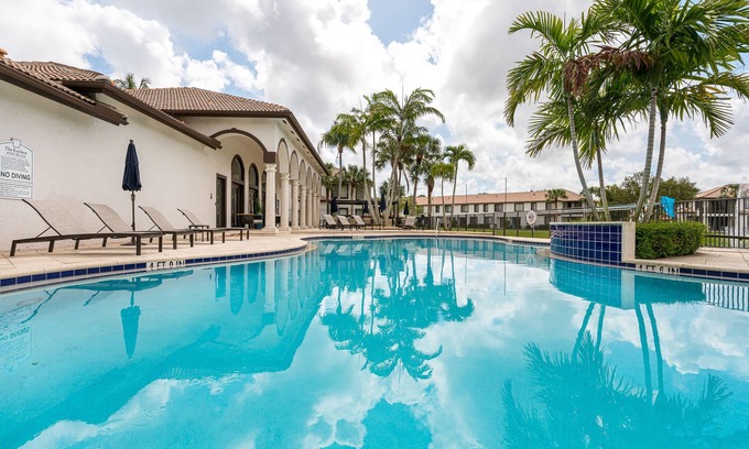 Delray Beach Apartment | Your Delray Beach Oasis: Lakeview
