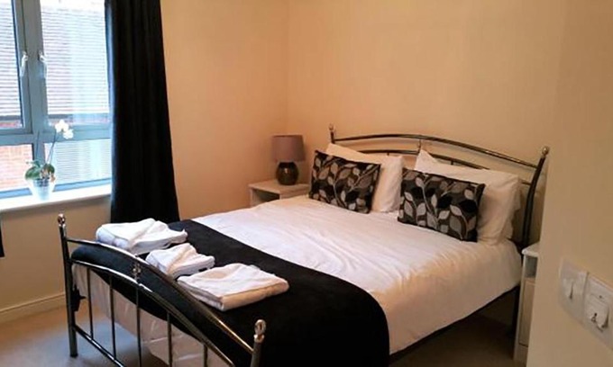 Oxford Apartment | Your home in Oxford -Central-Large- 2 bedrooms-2 bathroom-Free parking-easy walk to Rail and bus station