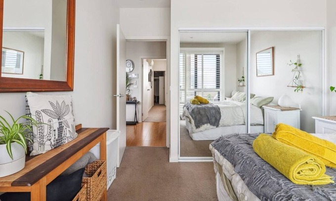 Northcote Apartment | Your Northcote gem: 2BR, 2BA, modern. Ideal for couples, families & friends.