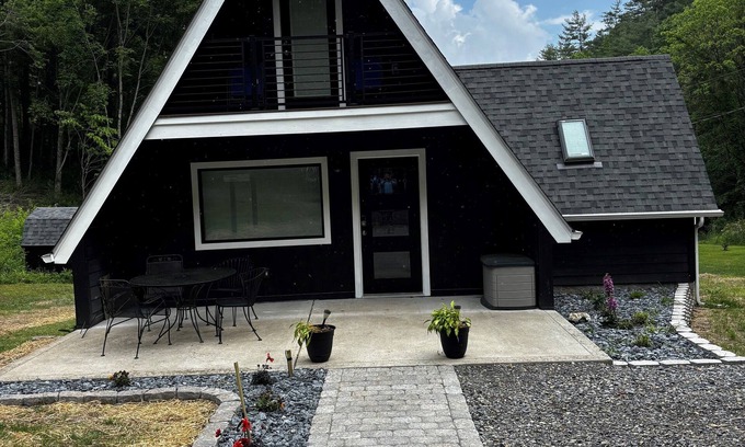 Beeson Cabin | Your own cabin in Southern WV on 65 acres close to golf, skiing, ATV, and more!