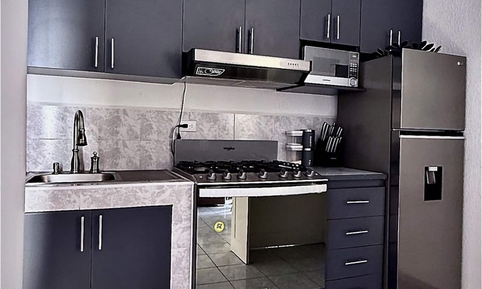 San Miguel House | Your refuge within walking distance of a shopping mall