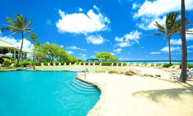 Hanamaulu Hotel | Your Relaxing Getaway Awaits! 4 Garden View Units, Private Balconies!