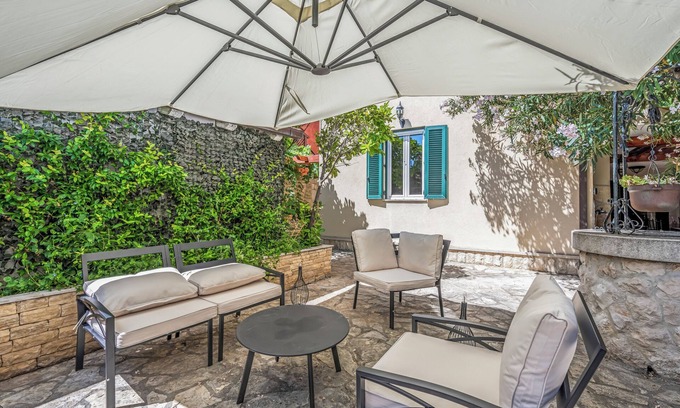Split Villa | Your Royal Retreat: Luxury Villa Anna in Split's Old Town