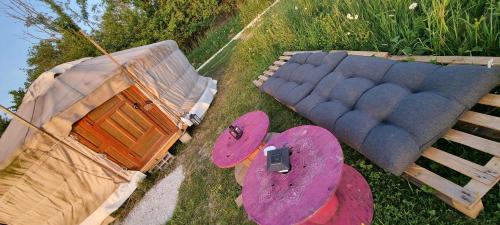 Bannost Other | Yourtes 6 personnes proche provins et disney