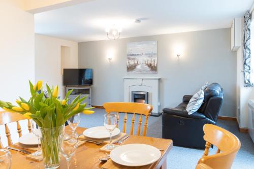 Llanfairpwllgwyngyll House | Yr Wyddfa Cottage Anglesey