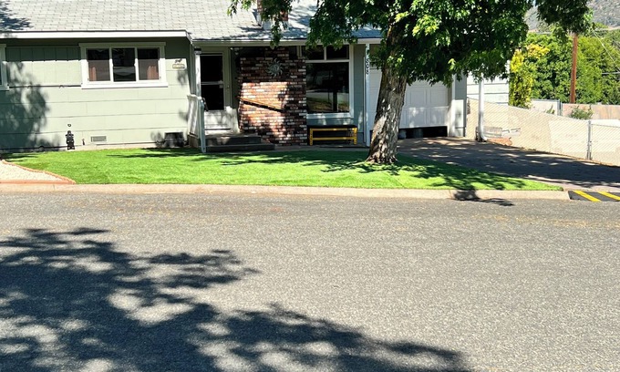 Yreka House | Yreka home near Mt. Shasta