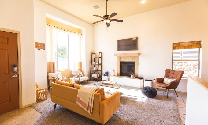 Las Cruces House | Yucca House | Views, Jetted Bath, Central Retreat