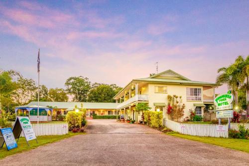 Yungaburra Hotel | Yungaburra Park Motel