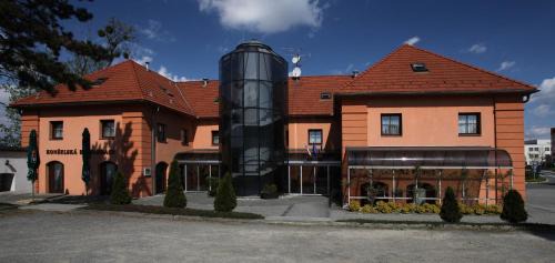 Hranice Hotel | Zámecký Hotel Zlatý Orel