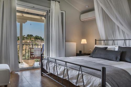 Lixouri Apartment | Zādos Central Garden Villa, Lixouri Nomadē