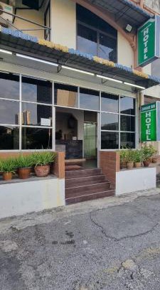 Batu Ferringhi Hotel | Zahaar KN Inn