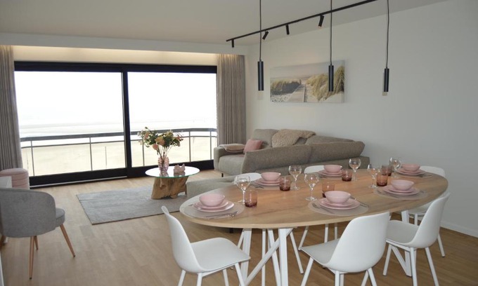 Oostduinkerke-Bad Apartment | Zeezicht vanop het 6 de verdiep