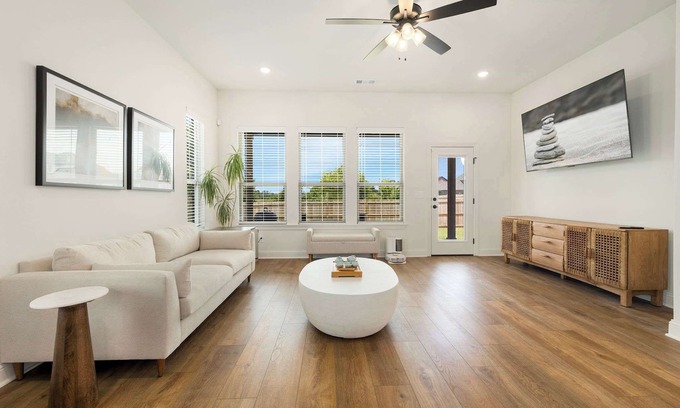 Rogers House | Zen Spot-4 mi to Promenade & Amp-Private Office