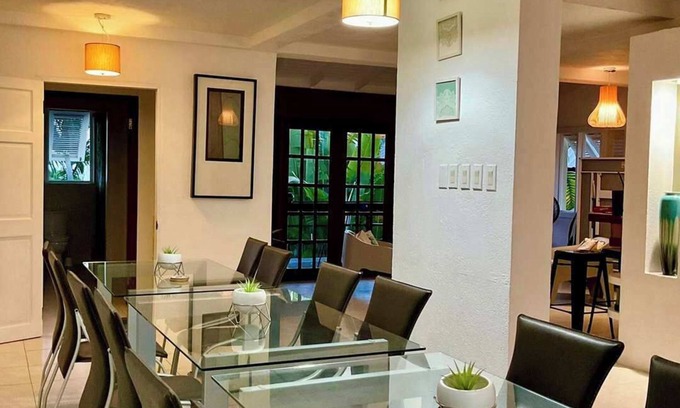 Lodge Hill House | ZenBreak Harbour View 5bd