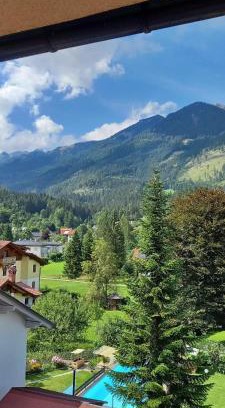 Hinterstoder Apartment | Zentrale Wohnung an der Gondel & Naturblick