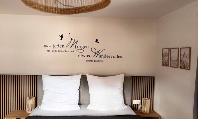 Fuschl am See Bed & Breakfast | Zimmer MIT Seitlichen Seeblick UND Balkon - Pension Stöllinger