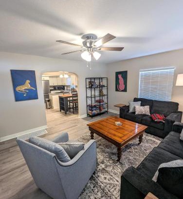 Wichita House | Zoobilee-on Zoo Blvd