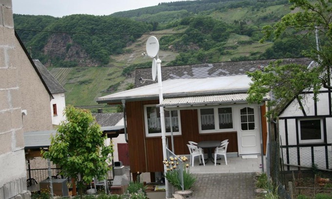 Burg Apartment | Zwei Ferienwohnungen "Im Weingarten "