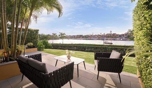 Suite, 1 King Bed, River View