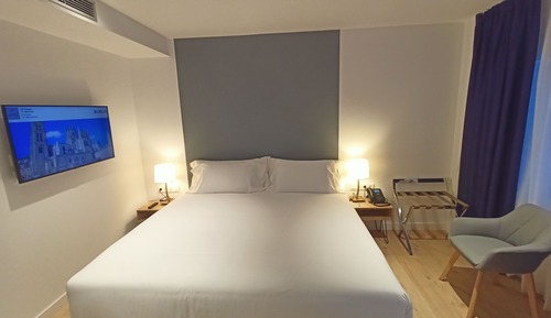 Executive Studio, Terrace (3 People)