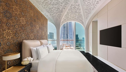 Suite (Crescent)