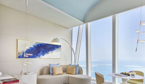 Diplomat Corner Suite