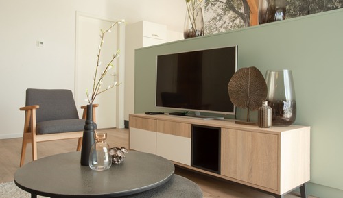 Six-person apartment