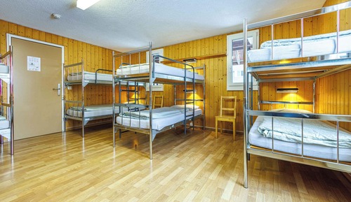 Bed in 10/12 bed room (mixed)