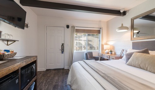 Room 5 - Queen Room
