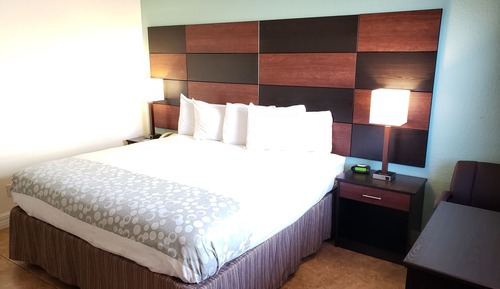 Standard Room, 1 King Bed, Non Smoking, Ocean View