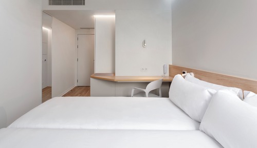 Standard Twin Room