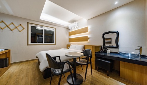 Room (Early check-in)