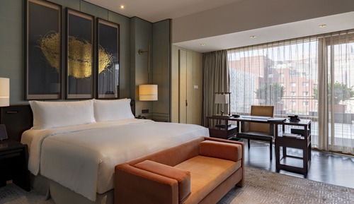 Premier Room, 1 King Bed, Terrace