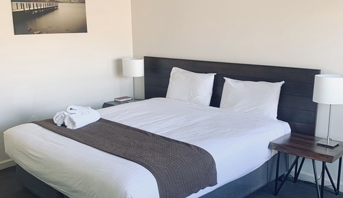 Deluxe Room, 1 King Bed