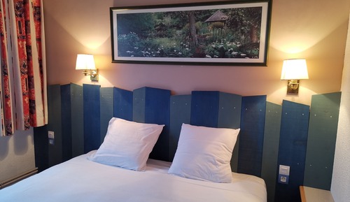 Double Room (King Bed)