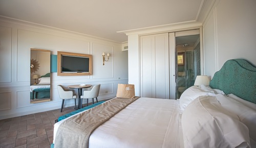 Deluxe Room, 1 Double Bed, Patio, Sea View